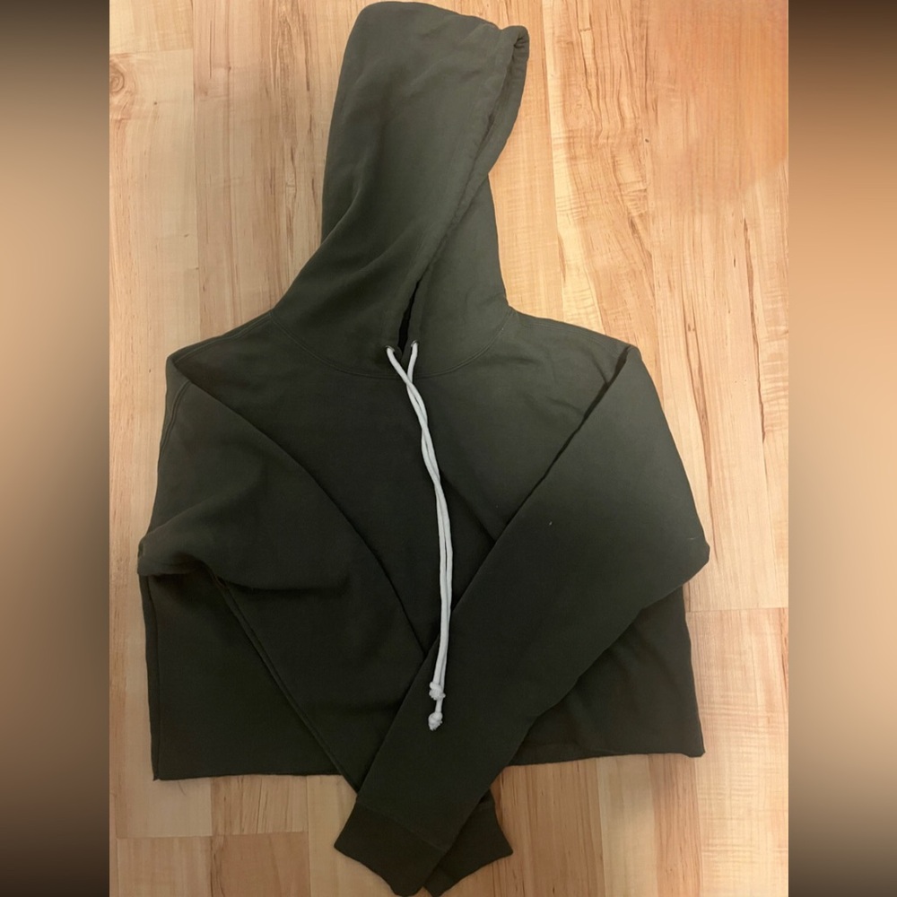Women’s Wild Fable Size Medium Cropped Army Green Hoodie